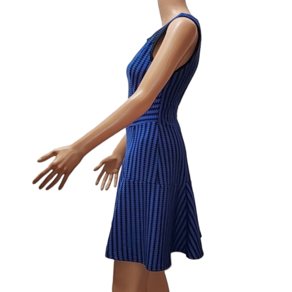 Esley Women'’s Sleeveless Fit & Flare Dress Size S Stretch Black/Blue Geometric - Picture 5 of 9
